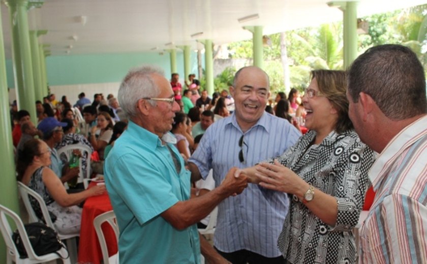 Arapiraca: Prefeita Célia Rocha prestigia evento comunitário