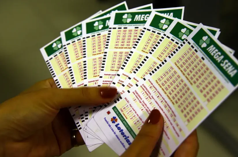 Mega-Sena acumula e prêmio principal vai para R$ 40 milhões