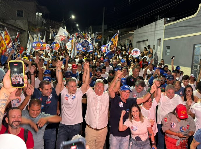 São Miguel dos Campos faz história com caminhada de 15 mil pessoas em apoio a Renan Filho e Renan Calheiros