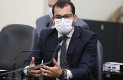 Gilvan Barros Filho solicita recapeamento asfáltico na região da Ceasa