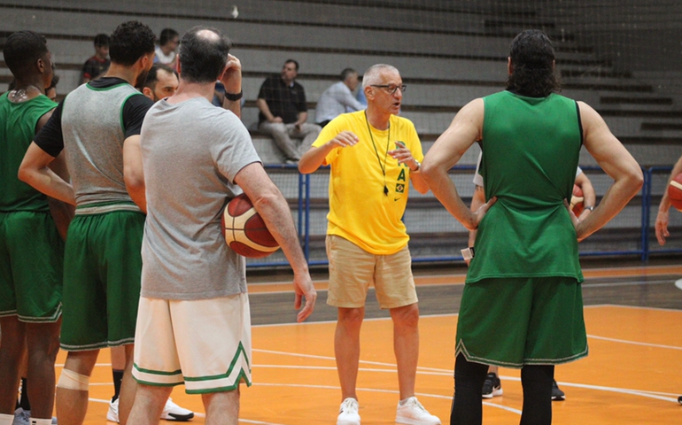 Seleção brasileira de basquete finaliza preparação e define grupo de olho no Pré-Olímpico