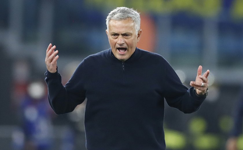 Mourinho critica Uefa e admite abrir mão de torneios europeus no futuro: 'Melhor coisa a fazer'