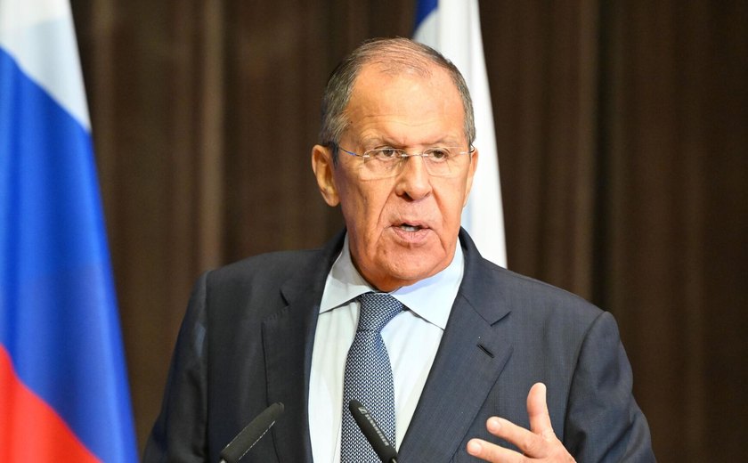 Rússia nunca procurou tomar territórios, mas sim proteger os russos na Crimeia e Donbass, diz Lavrov