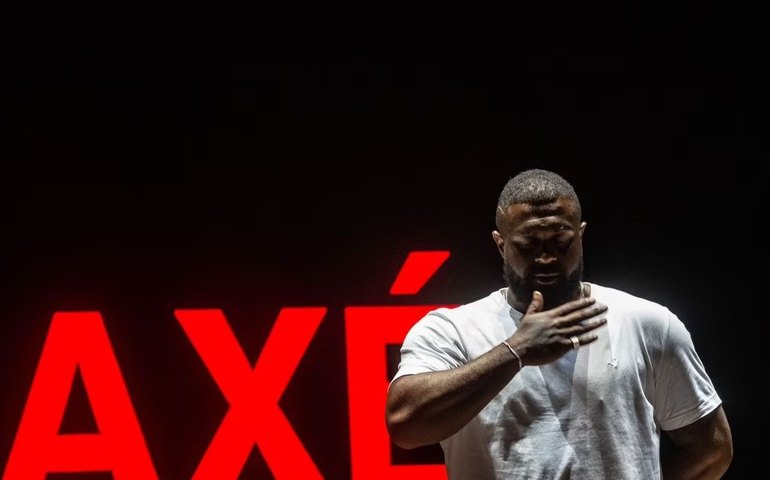 Baco Exu do Blues exalta cultura negra e Gal Costa em show enérgico no Lollapalooza