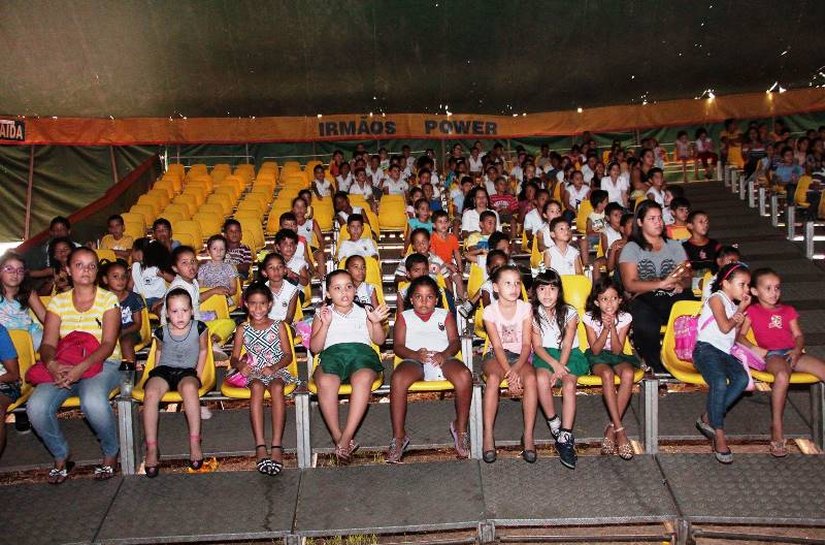 Prefeitura de União leva a alegria do circo para mais de seis mil crianças