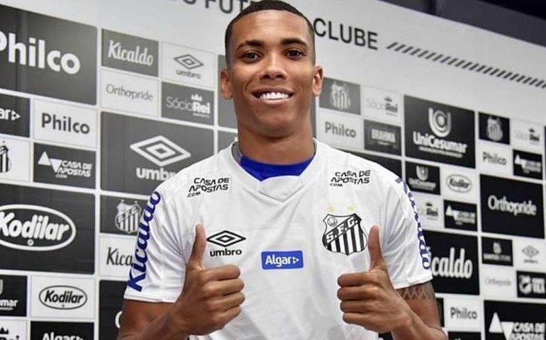 Apresentado no Santos, Madson diz ter estilo diferente ao de Ferraz e mira gols