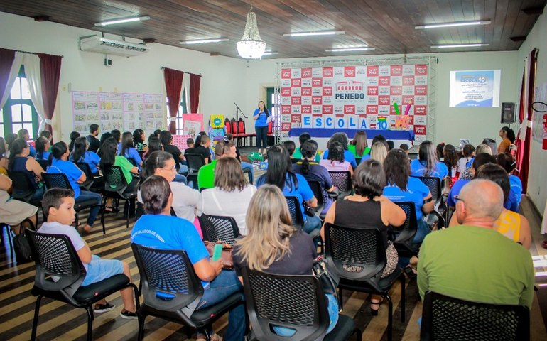 Secretaria de Educação de Penedo apresenta projetos exitosos no Seminário Escola 10