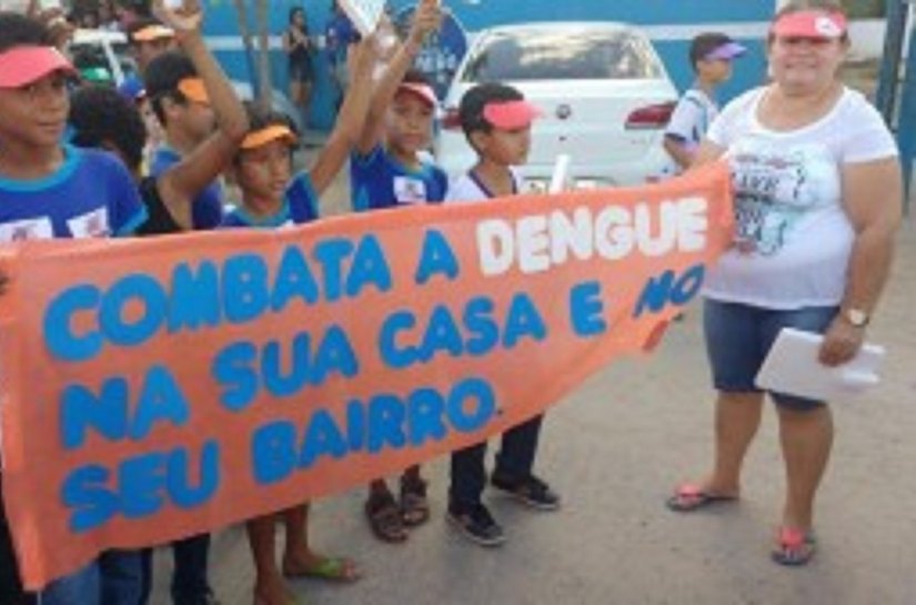 Escola Manoel Moura de Souza vai as ruas de Marechal contra a Dengue