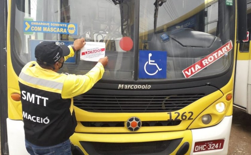 Fiscalização da SMTT registra infrações e 23 ônibus são lacrados em Maceió