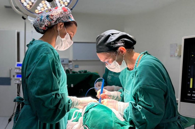 Hospital Metropolitano de Alagoas trata câncer de tireóide com cirurgia de cabeça e pescoço
