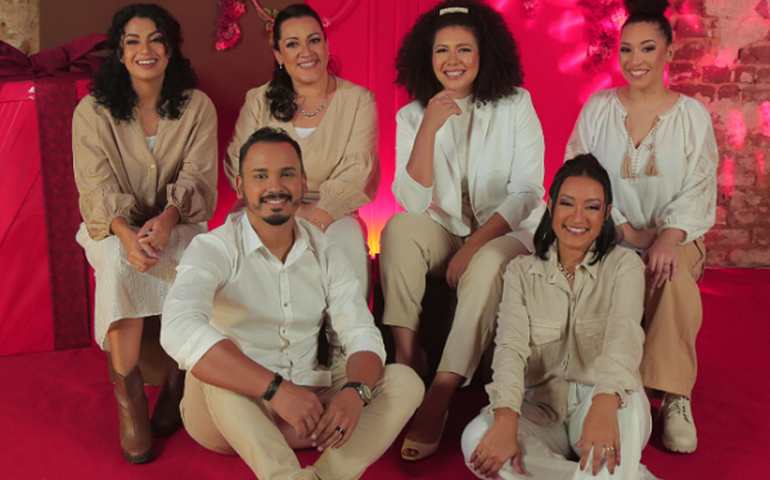 Coral Rhema Singers lança versão para hit de Cassiane
