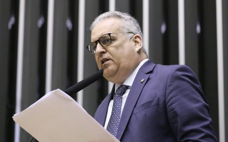 Câmara aprova aumento das penas de homicídio contra agentes de segurança e seus parentes