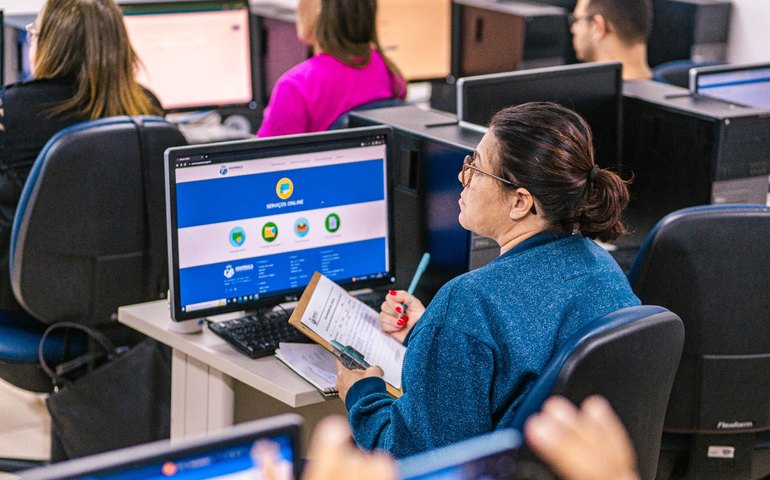 Empoderamento Digital: Prefeitura capacita associações comunitárias para acesso online a serviços públicos municipais