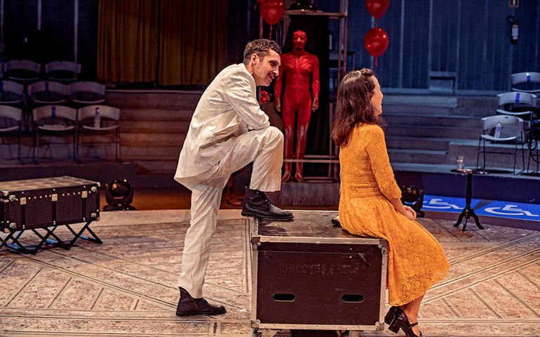 Peça &#8216;Anjo de Pedra&#8217; trata de opressão feminina e religiosidade