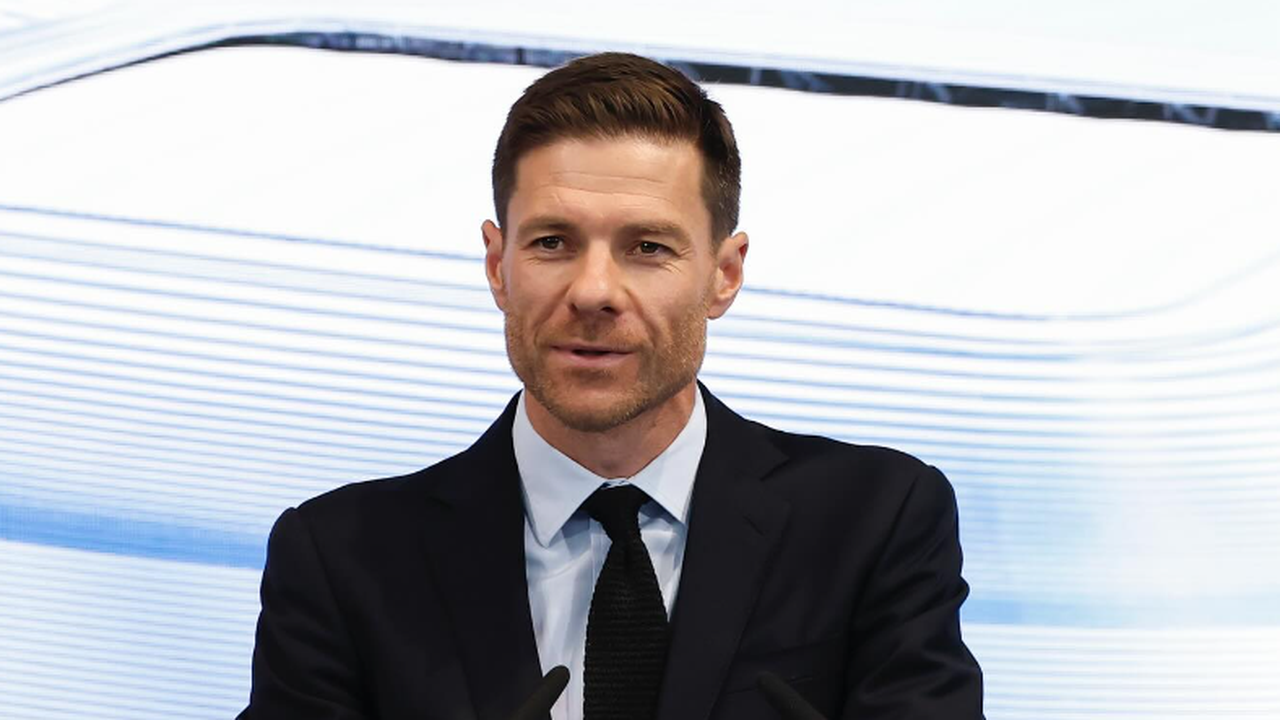 Xabi Alonso banca a permanência do argentino Enzo Fernández: 'É um jogador do Chelsea'