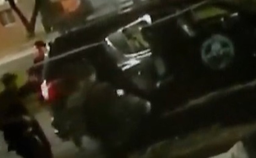 Mulher é baleada durante troca de tiros entre polícia e criminosos em Maceió