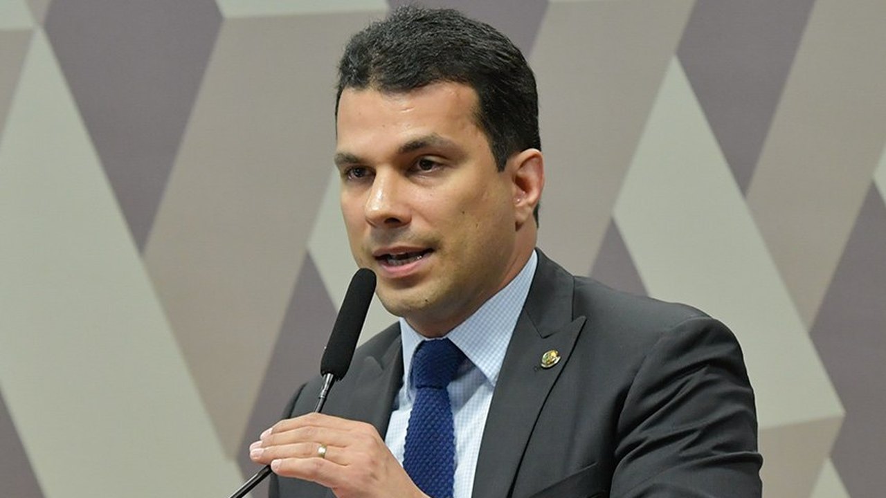 Senador Irajá propõe o fim da escala 6x1 e defende jornada reduzida
