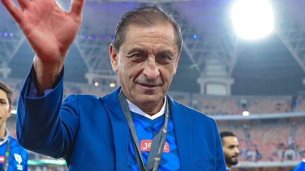 Vasco confirma renovação do contrato do técnico Ramón Díaz