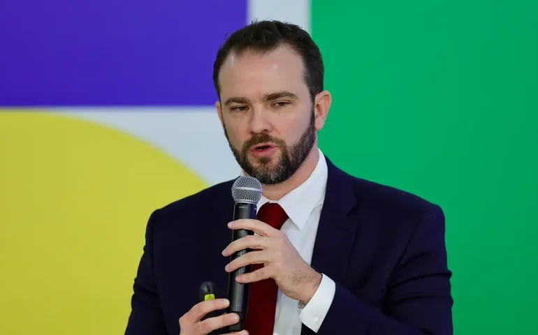 Desenrola 2.0 renegocia quase R$ 1 bilhão em dívidas, diz Durigan