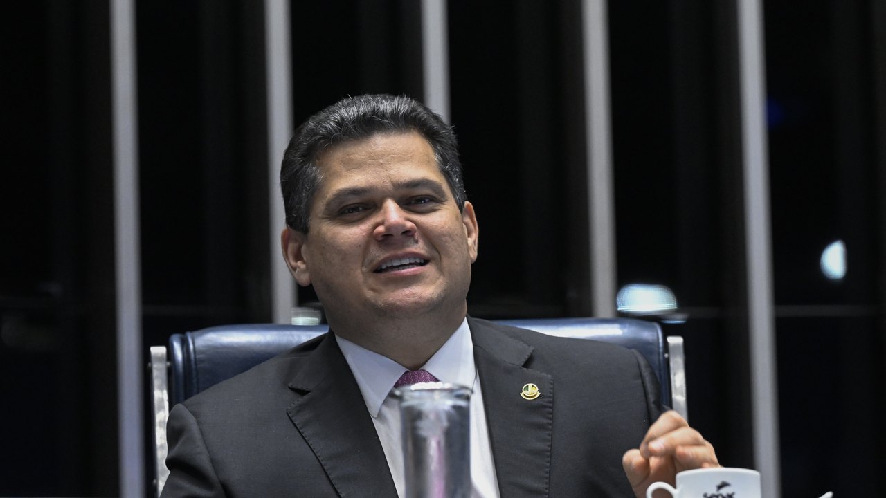 Davi celebra terceira descoberta de petróleo em poço no litoral do Amapá