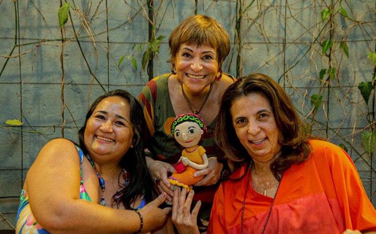 Viva Maria apresenta a embaixadora do 3º FLIPARACATU