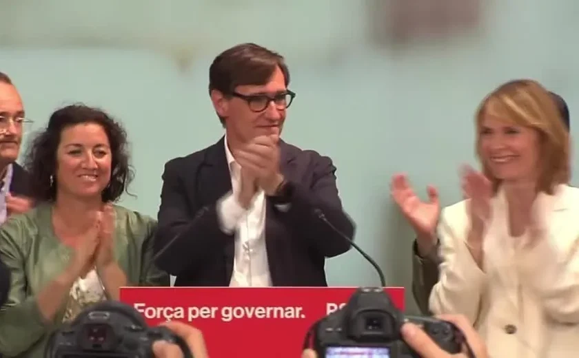 Socialistas vencem eleições regionais na Catalunha e independentistas perdem maioria após uma década