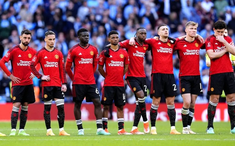 Manchester United abre 3 a 0, mas só garante vaga na final da Copa da Inglaterra nos pênaltis