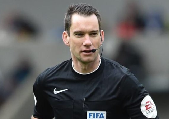 Futebol na visão do árbitro: o que é a 'refcam' e para que serve tecnologia usada pela 1ª vez na Premier League; imagens
