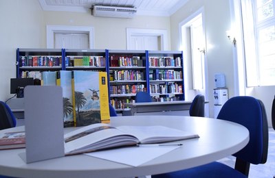 Biblioteca do Legislativo está aberta à sociedade   