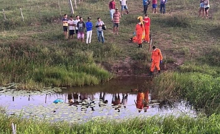 Corpo de Bombeiros retirou o cadáver da água