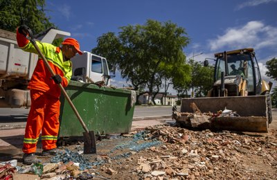 Orla lagunar: colaboração da população é crucial para manter espaço limpo