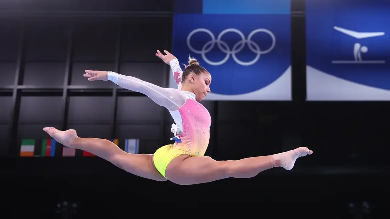 Flávia Saraiva avança à final da trave com a segunda melhor nota no Mundial de Jacarta