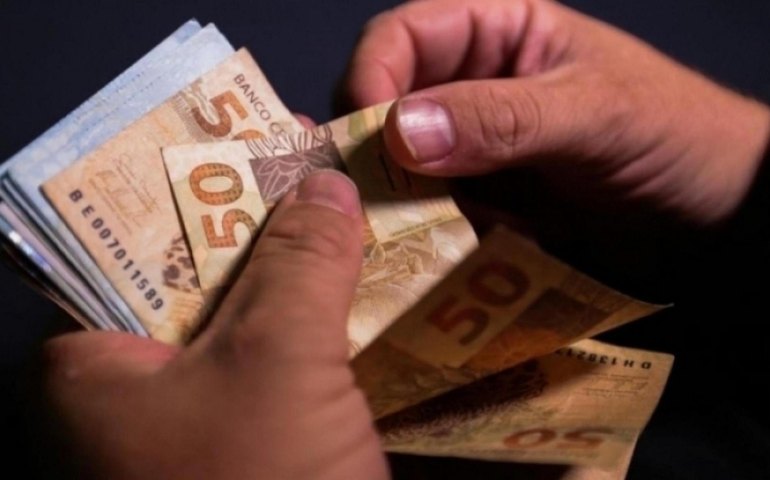 Governo de Alagoas paga nesta sexta terceira folha salarial em menos de 30 dias