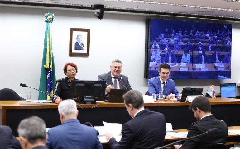 Ministro das Cidades afirma que 2026 será o 'ano da habitação' no Brasil