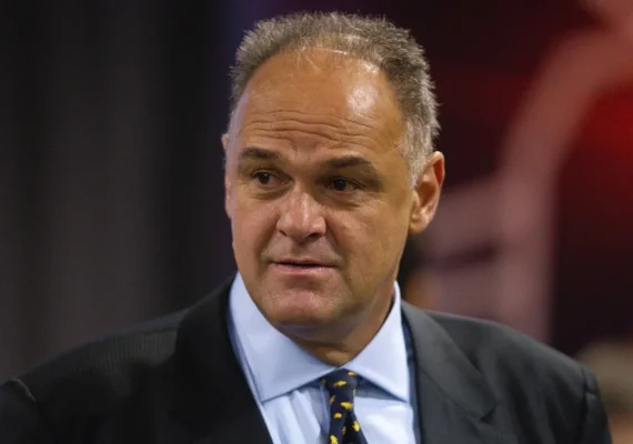 Oscar Schmidt revela que perdeu medo de morrer após câncer no cérebro