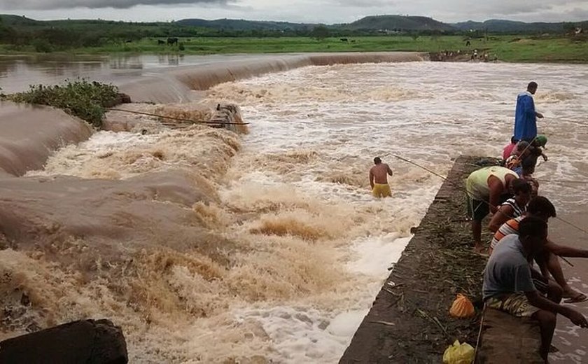Após transbordamento do Rio Mundaú, Prefeito Gilberto Gonçalves decreta estado de emergência em Rio Largo