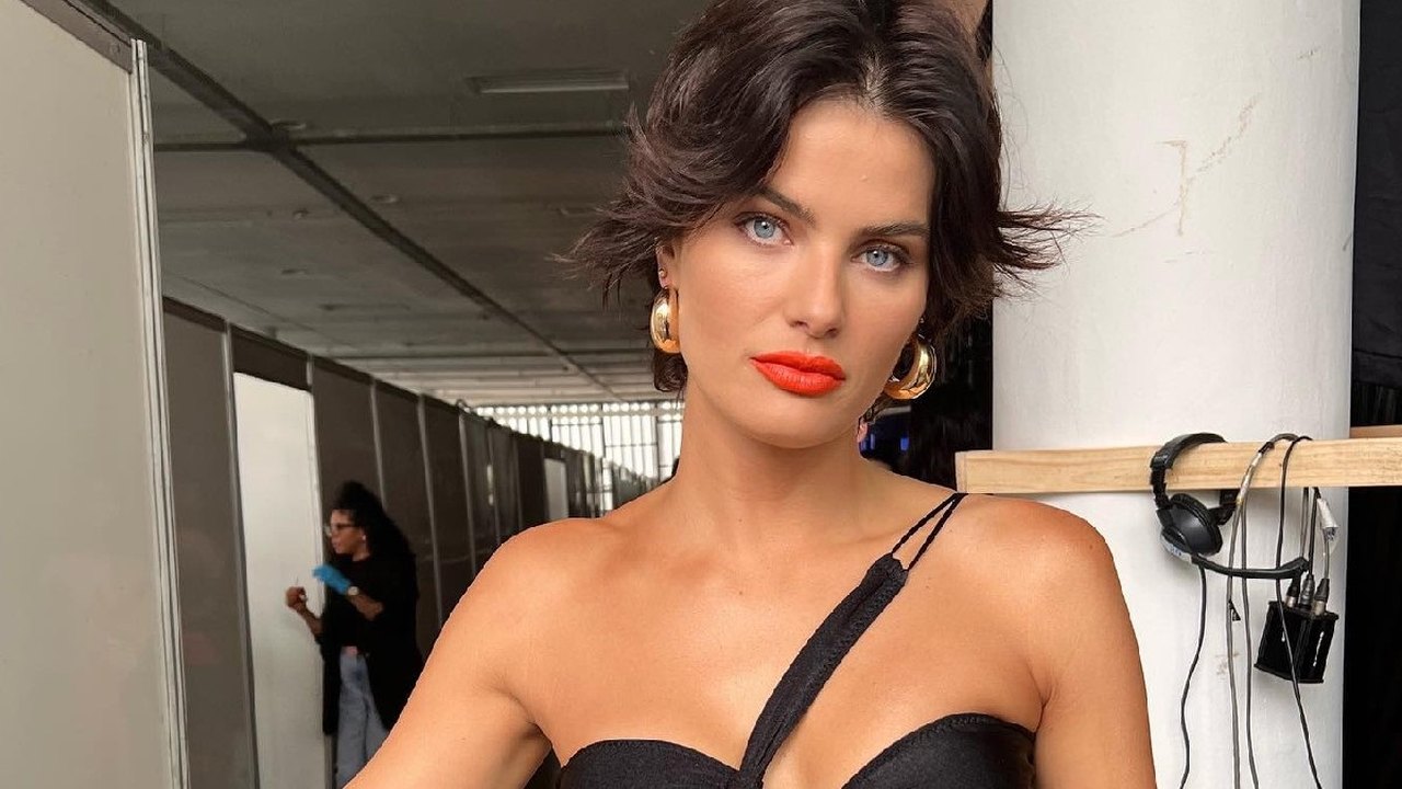 Isabeli Fontana relembra pressão para não ter filho no auge da carreira