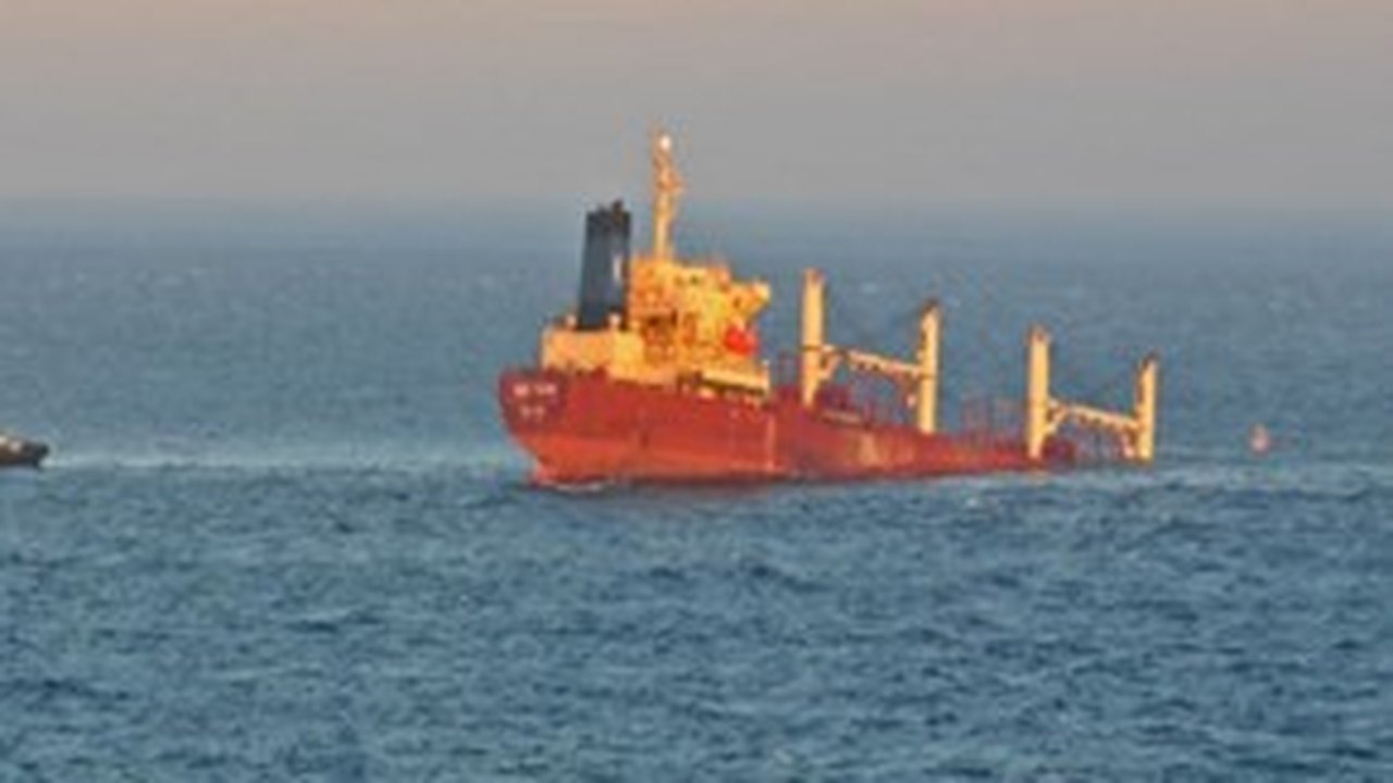 Irã envolve aliados americanos na guerra e ameaça estreito no Mar Vermelho após novos ataques