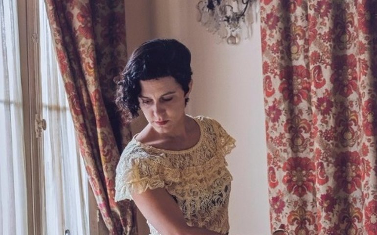 Celina Portella mostra na Galeria da Gávea duas série inéditas no Rio