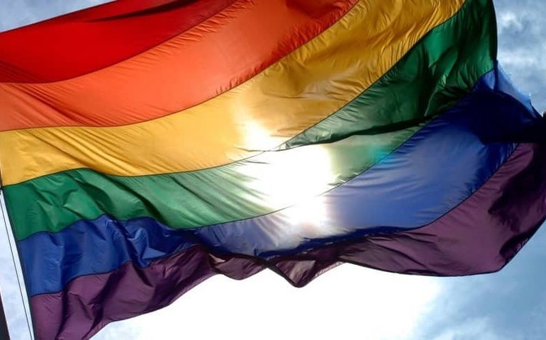 Crime de ódio: dona de loja em Los Angeles é morta por causa de bandeira LGBT+