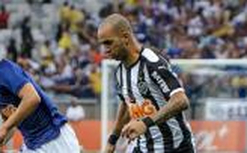 Atlético-MG vence clássico com Cruzeiro por 2 a 0 e abre vantagem na final