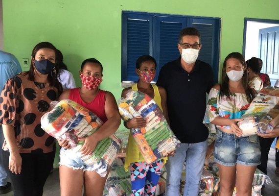 602 famílias da zona rural de Branquinha são contempladas com nova entrega de cestas básicas