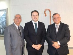 Governador Renan Filho visita o gabinete do pastor-presidente