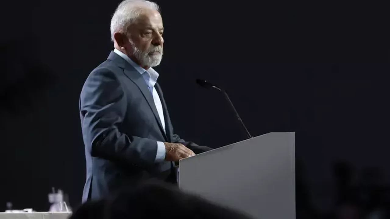 É hora de derrotar negacionistas, diz Lula na abertura da COP30