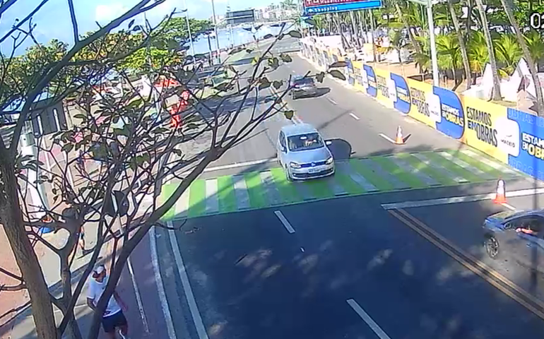 Câmera do DMTT identifica veículo envolvido em atropelamento na Ponta Verde