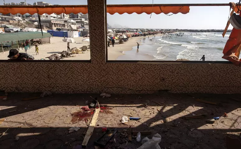 Ataque de Israel em café à beira-mar em Gaza deixa mortos