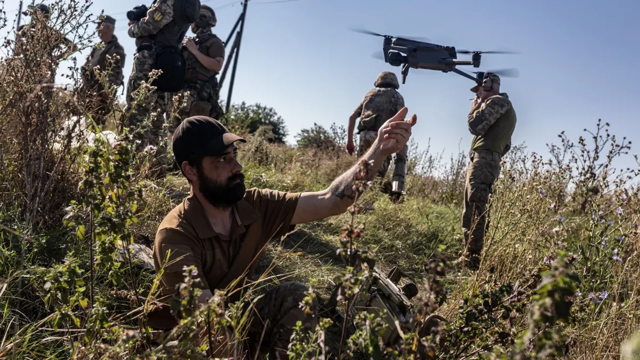 Rússia afirma ter derrubado 33 drones ucranianos na Crimeia e 10 drones navais