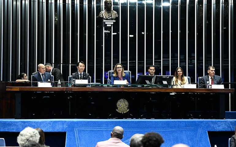 Sessão de homenagem a atletas olímpicos destaca poder de união do esporte