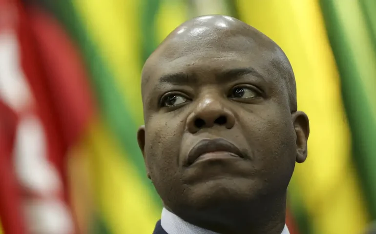 Governo vai investigar denúncias de assédio contra Silvio Almeida