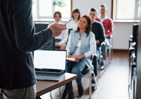Prefeitura mantém inscrições abertas para cursos profissionalizantes para jovens e adultos